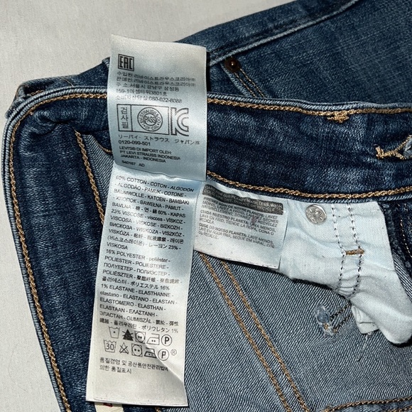 EUC Levi’s Mid Rise Skinny jean, Size 4W/30L! - Picture 5 of 5
